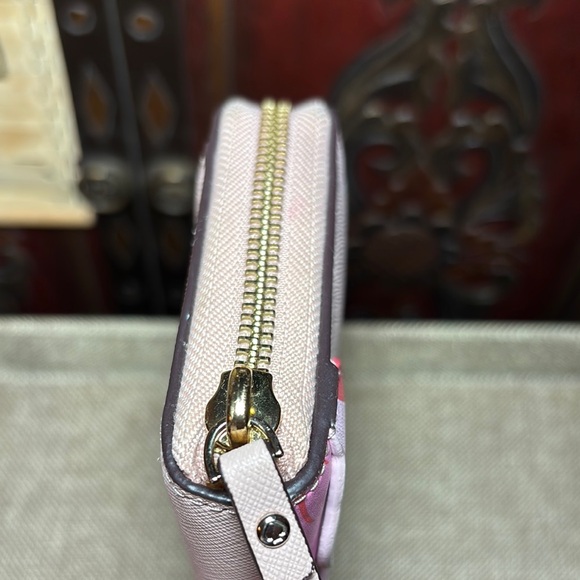 kate spade New York Pink Flamingos By The Pool Lacey Wallet 7.5”Lx4”Hx1.25”W - Picture 8 of 17